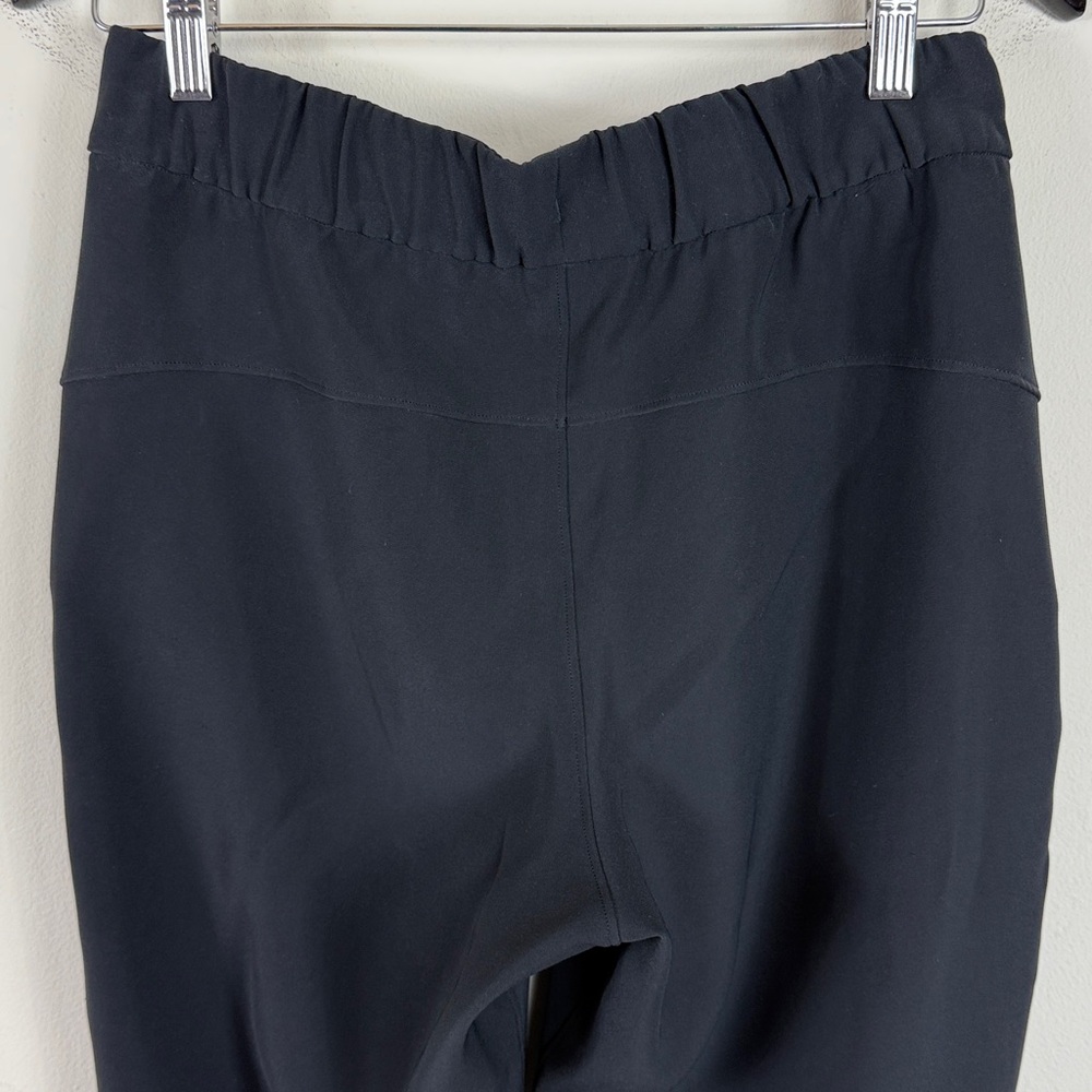 Lululemon On The Fly Crop Woven Pants 23” in Black Size 6 - Picture 8 of 10